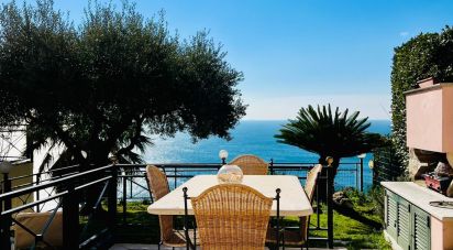 Quadrilocale di 117 m² a Arenzano (16011)