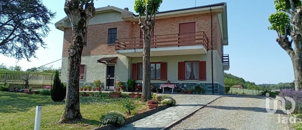 Villa Bifamiliare 11 locali di 342 m² in Pecetto di Valenza (15040)