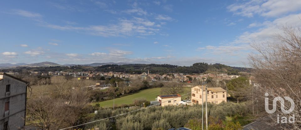 Mansion 8 rooms of 172 m² in Pollenza (62010)