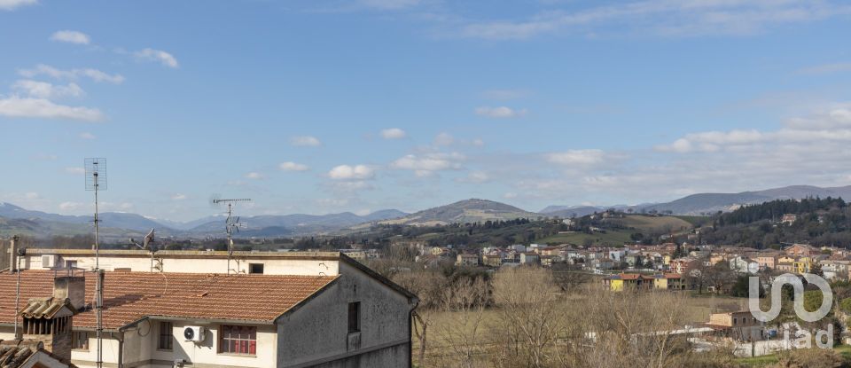 Mansion 8 rooms of 172 m² in Pollenza (62010)