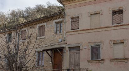 Abitazione 8 locali di 172 m² in Pollenza (62010)