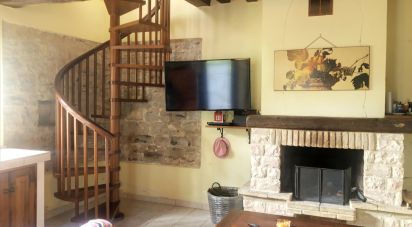 Casale 3 locali di 80 m² in Cagli (61043)