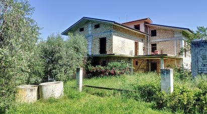 Country house 0 rooms of 400 m² in Controguerra (64010)