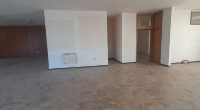 Attività locali di 213 m² in Castellalto (64020)