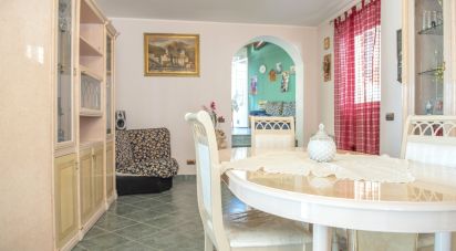 House 5 rooms of 204 m² in Castelfidardo (60022)