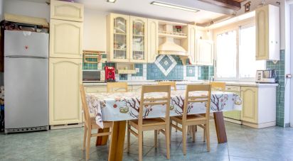 House 5 rooms of 204 m² in Castelfidardo (60022)