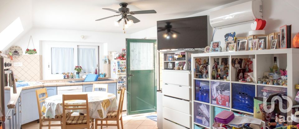 House 5 rooms of 204 m² in Castelfidardo (60022)