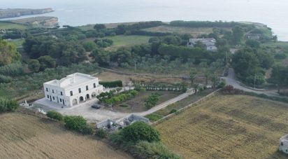 Farm 44 rooms of 630 m² in Otranto (73028)