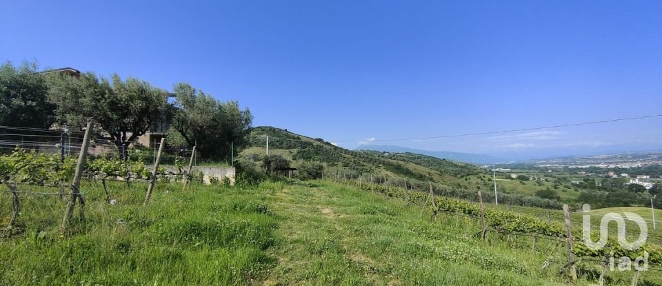 Rustico 0 locali di 400 m² in Controguerra (64010)