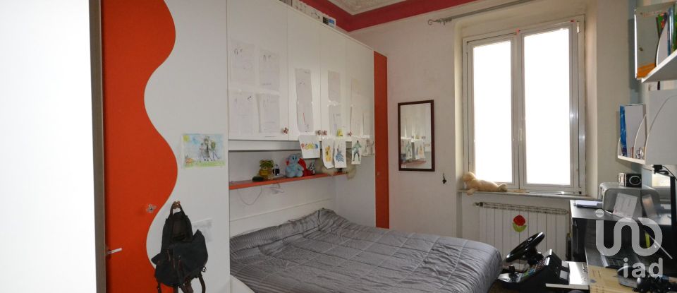Apartment 6 rooms of 79 m² in Genova (16137)