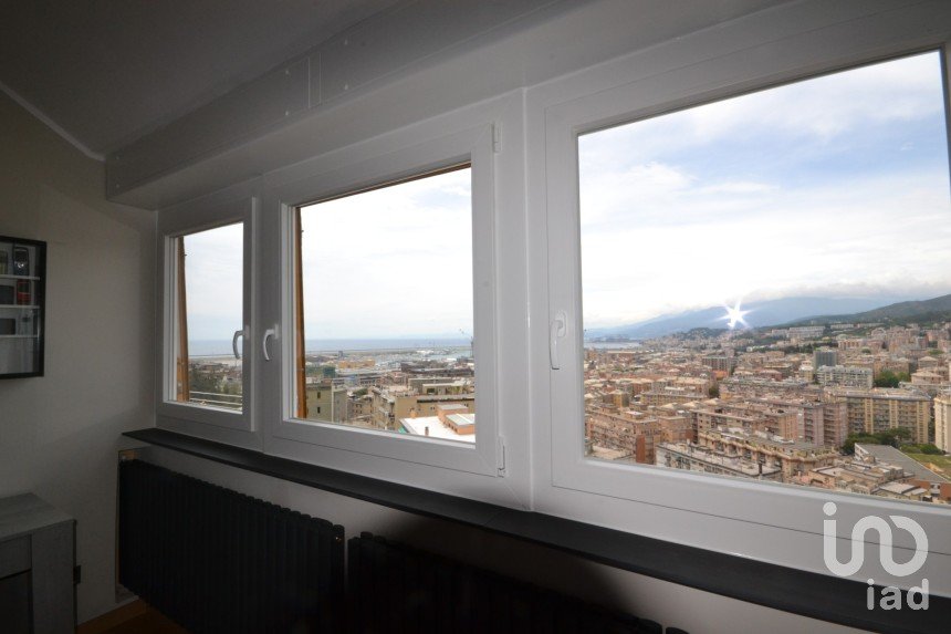 Three-room apartment of 85 m² in Genova (16154)