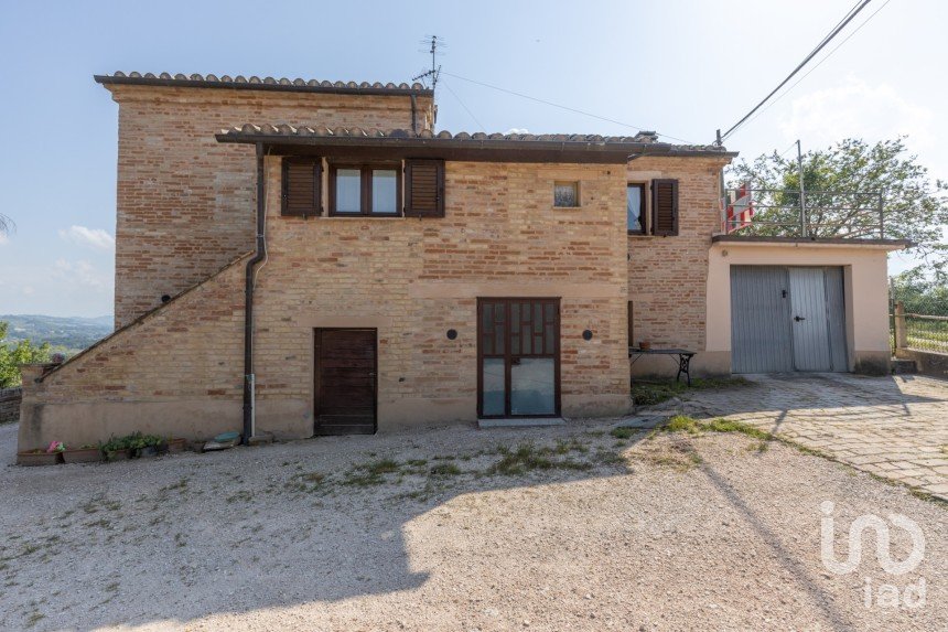House 5 rooms of 164 m² in Urbisaglia (62010)