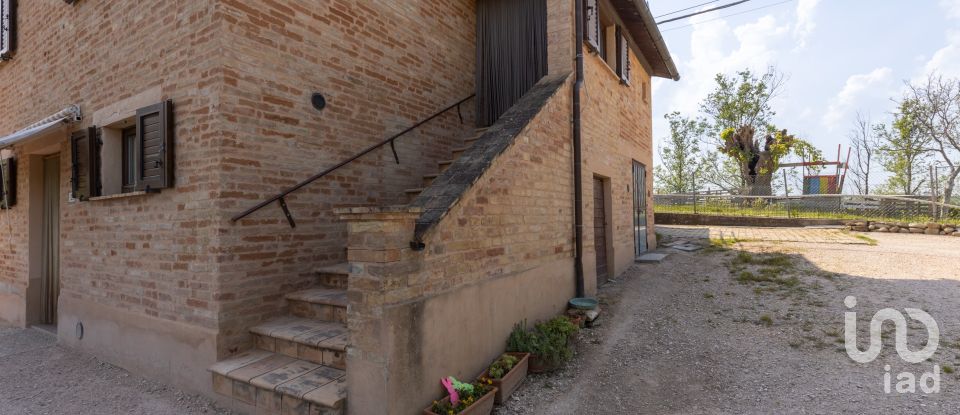 House 5 rooms of 164 m² in Urbisaglia (62010)