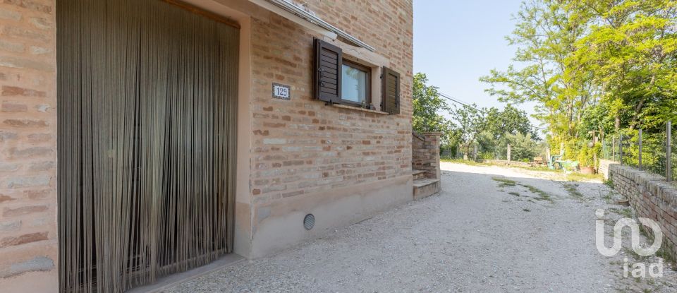 House 5 rooms of 164 m² in Urbisaglia (62010)