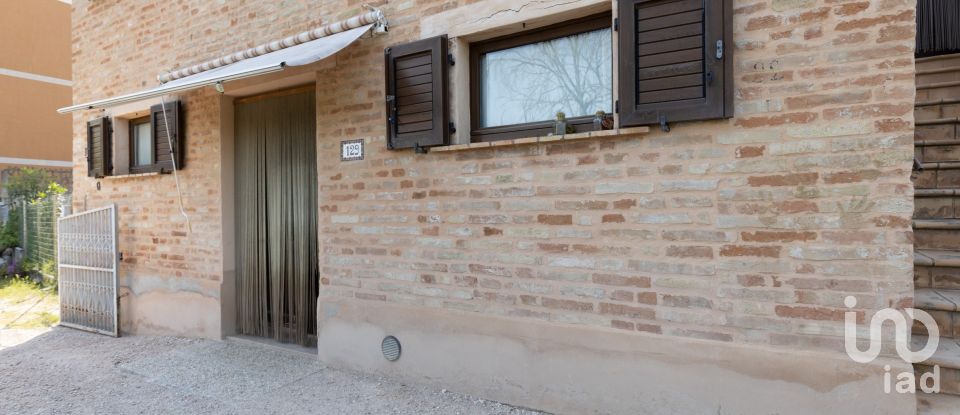 House 5 rooms of 164 m² in Urbisaglia (62010)
