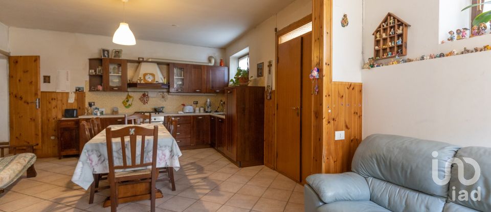 House 5 rooms of 164 m² in Urbisaglia (62010)