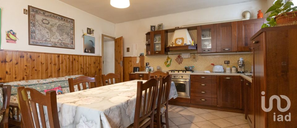 House 5 rooms of 164 m² in Urbisaglia (62010)