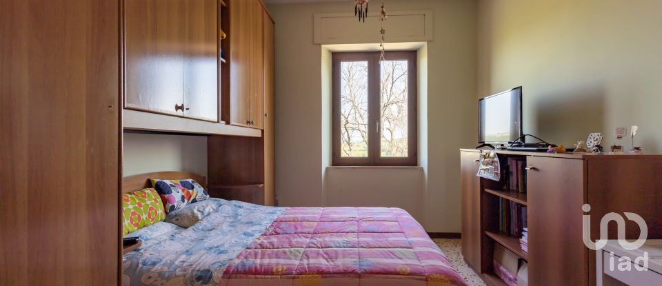 House 5 rooms of 164 m² in Urbisaglia (62010)