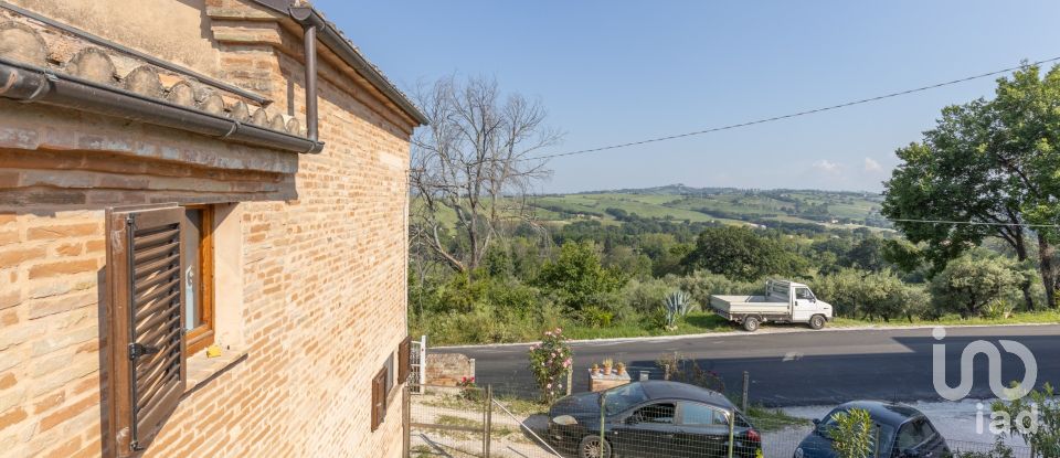 House 5 rooms of 164 m² in Urbisaglia (62010)