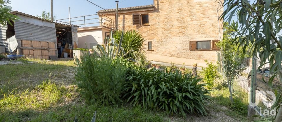 House 5 rooms of 164 m² in Urbisaglia (62010)