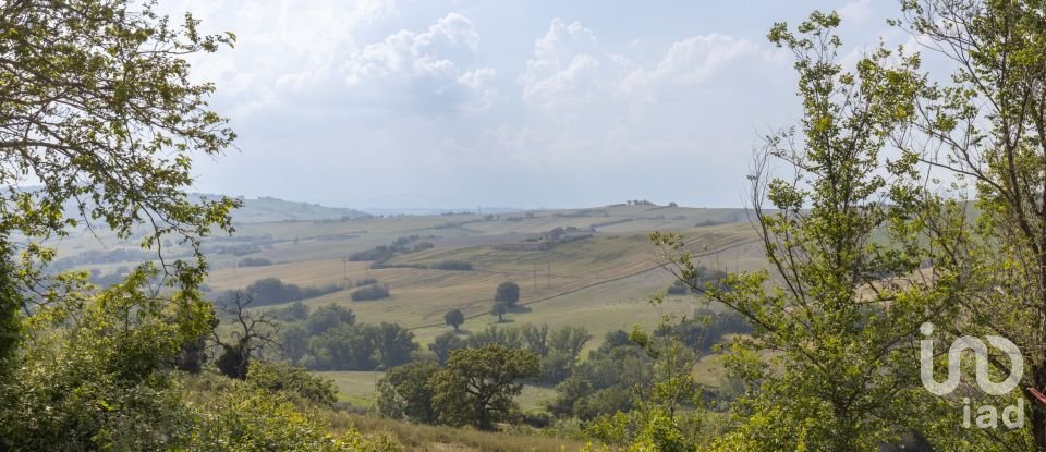 House 5 rooms of 164 m² in Urbisaglia (62010)