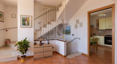 Casa 4 locali di 170 m² in Osimo (60027)
