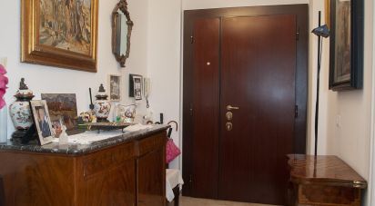 Three-room apartment of 100 m² in Roma (00135)