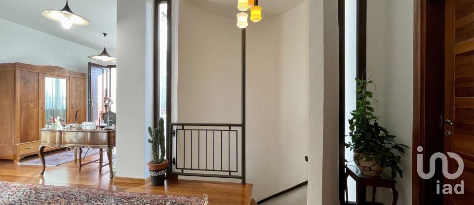 Casale 16 locali di 453 m² in Martina Franca (74015)