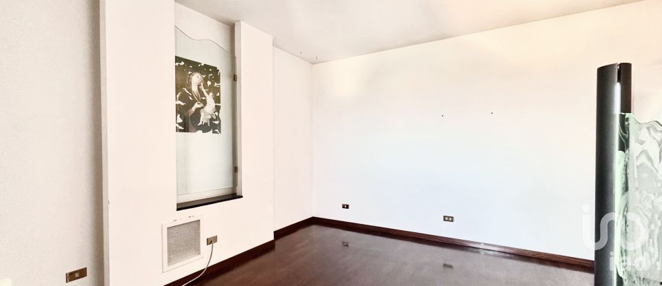 Attico / Mansarda / Loft 5 locali di 134 m² a Porto Sant'Elpidio (63821)