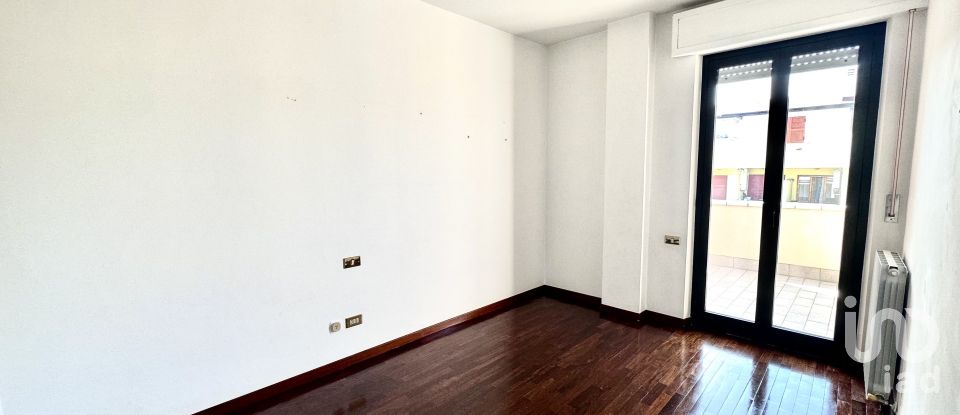 Attico / Mansarda / Loft 5 locali di 134 m² a Porto Sant'Elpidio (63821)