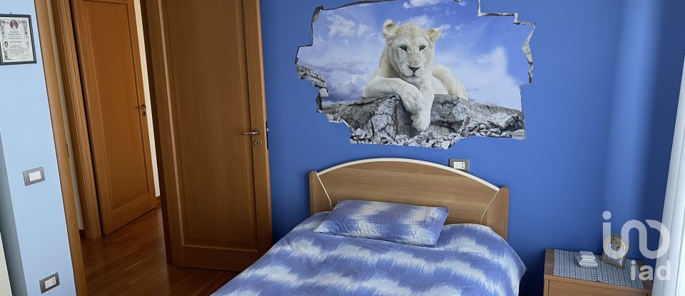 House 12 rooms of 422 m² in Mosciano Sant'Angelo (64023)