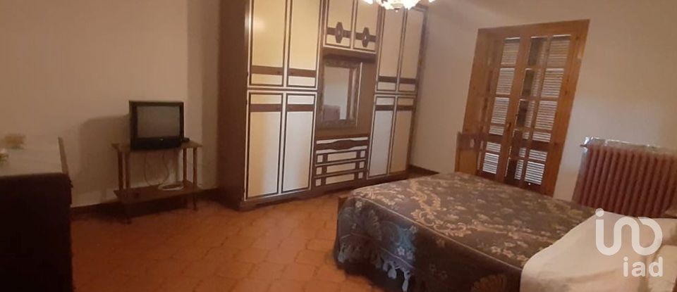 Farm 14 rooms of 600 m² in Castrovillari (87012)