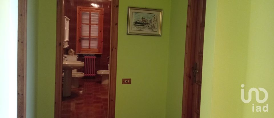 Farm 14 rooms of 600 m² in Castrovillari (87012)