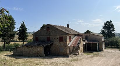 Casa indipendente / Villa 10 locali di 350 m² in Monte San Pietrangeli (63816)