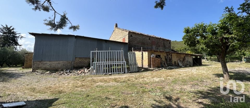 Casa indipendente / Villa 10 locali di 350 m² in Monte San Pietrangeli (63816)