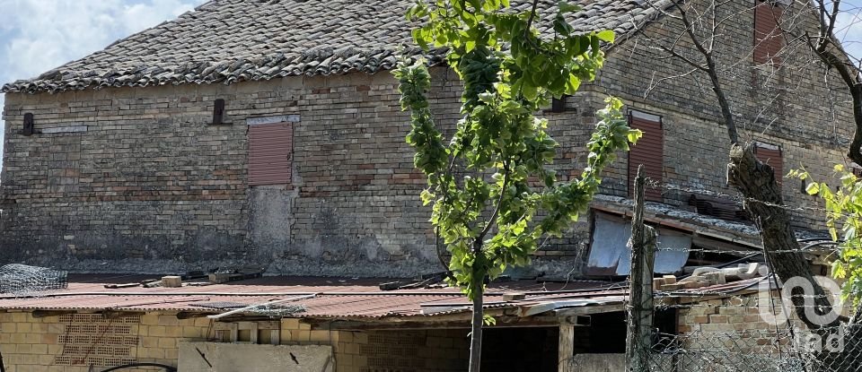 Casa indipendente / Villa 10 locali di 350 m² in Monte San Pietrangeli (63816)