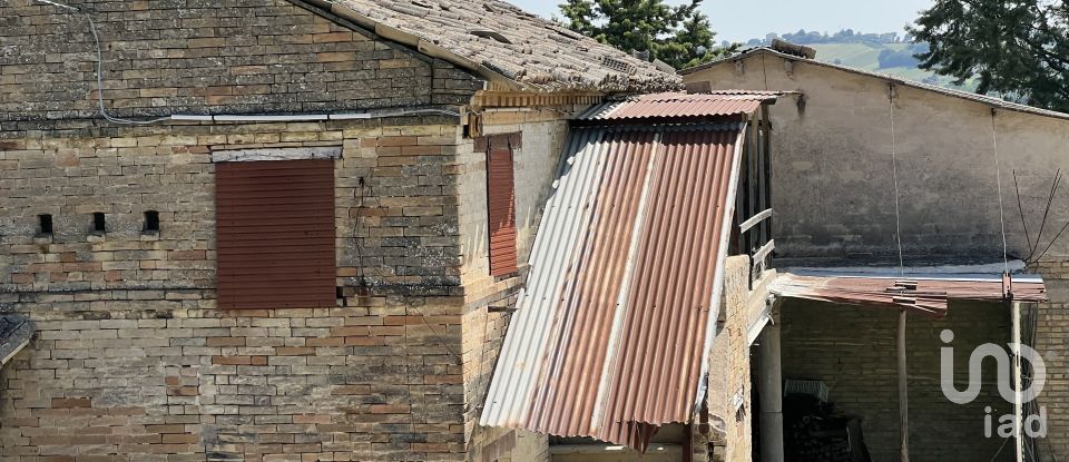 Casa indipendente / Villa 10 locali di 350 m² in Monte San Pietrangeli (63816)