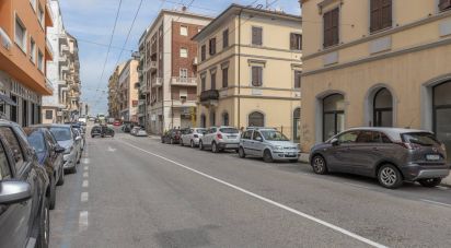 Negozio / locale commerciale di 207 m² in Ancona (60127)