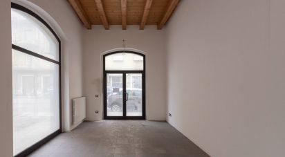 Shop / premises commercial of 207 m² in Ancona (60127)