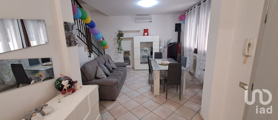 Casa 6 locali di 110 m² in Rovigo (45100)