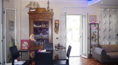 Farm 8 rooms of 202 m² in Siracusa (96100)