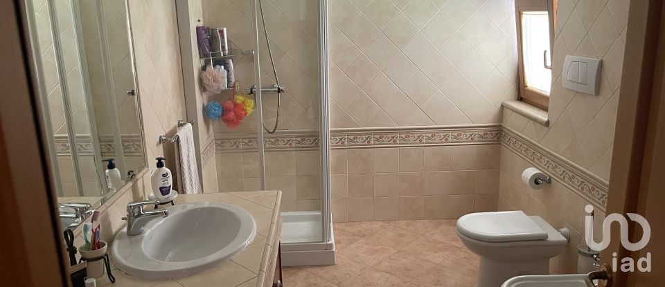 House 12 rooms of 422 m² in Mosciano Sant'Angelo (64023)