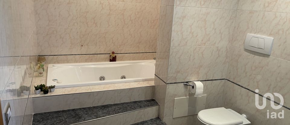 House 12 rooms of 422 m² in Mosciano Sant'Angelo (64023)