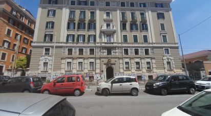 Apartment 5 rooms of 160 sq m in Roma (00188)