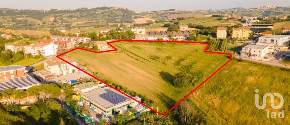 Land of 18,000 m² in Montegranaro (63812)