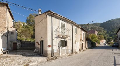 Casa di paese 3 locali di 112 m² in Ofena (67025)