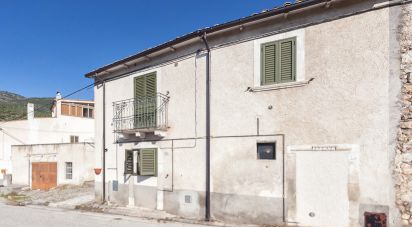 Casa di paese 3 locali di 112 m² in Ofena (67025)