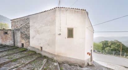 Casa di paese 3 locali di 112 m² in Ofena (67025)