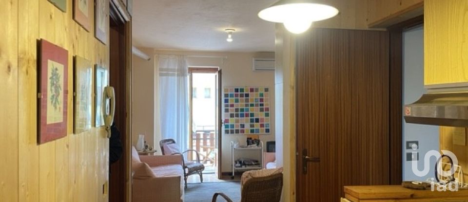 Three-room apartment of 100 m² in Foppolo (24010)