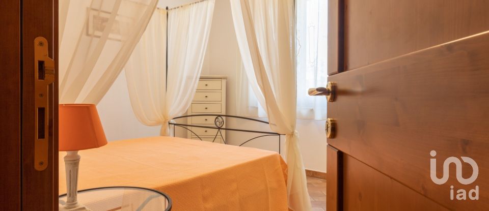 Rustico 20 locali di 800 m² in Ponzano di Fermo (63845)